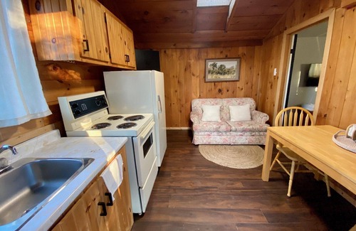 French River Cottage | Cottage #1 - 1 bedroom - French River