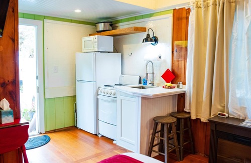 Wolfeboro Cottage | Cottage 1-2 - Year Round Pet Friendly - 2 Bedroom/1 Bath End Unit