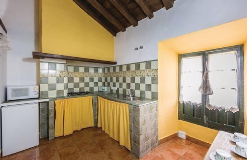 Cuevas del Becerro Cottage | Cottage 14 people, 7 bedrooms, 4 full bathrooms