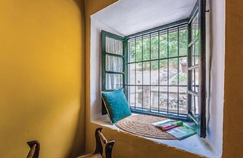 Cuevas del Becerro Cottage | Cottage 14 people, 7 bedrooms, 4 full bathrooms