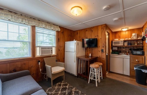 Weirs Beach Cabin | Cottage 16 Summary: T