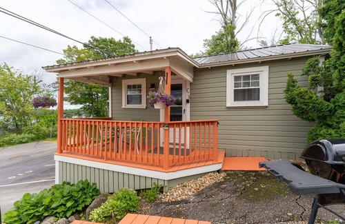Weirs Beach Cabin | Cottage 16 Summary: T