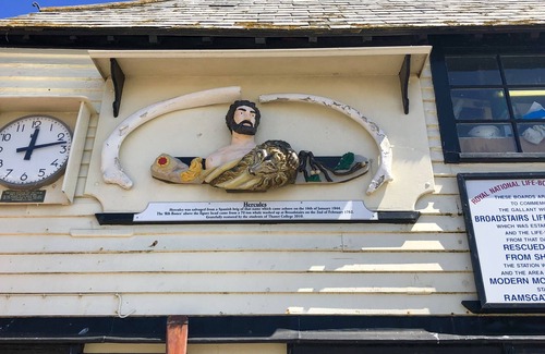 Broadstairs Cottage | Cottage 2 Minutes Walk Broadstairs Beach, 1 min restaurants, cafe, fish 'n' chip