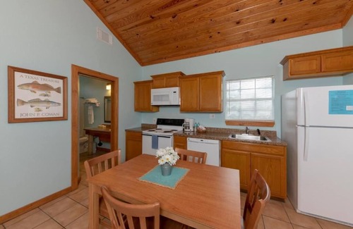 Fulton House | Cottage 20 at D&R Pelican Bay Resort
