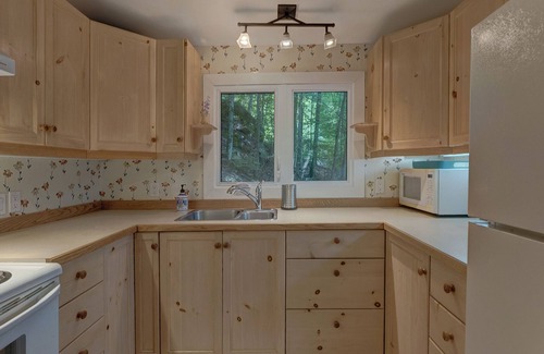 Mont Ste. Marie Ski Chalet | Cottage. 3 brd on the ski hill at Mont Ste-Marie