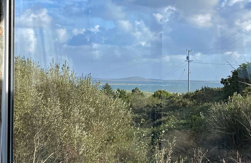 Roundstone Cottage | Cottage 396 - Roundstone - sleeps 6 guests in 3 bedrooms