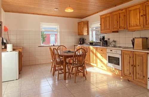Roundstone House | Cottage 396 - Roundstone