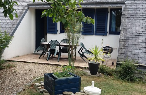 Tregunc House | Cottage 4-5 people on enclosed garden, close to beaches