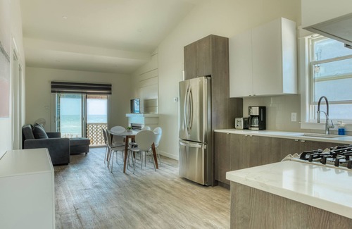 Wainfleet Cottage | Cottage 4: Beachfront Cottage Escape
