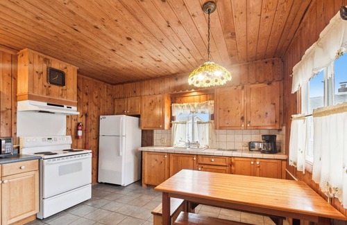 Greenbush Cabin | Cottage #5: 3BR/1BA Relaxing Lakeside Retreat!nn