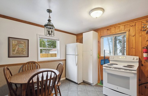 Greenbush Cabin | Cottage #7: 1BR/1BA Relaxing Lakeside Retreat!nn