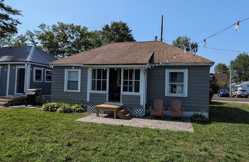 Stow Cottage | Cottage #7 - Lakefront Cozy Cottage with 1 bedroom in Charming Stow, NY