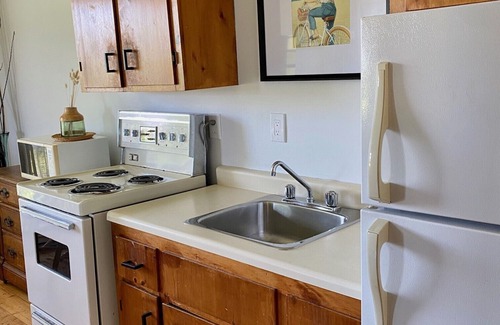 French River Cottage | Cottage #7 with coastal decor - 1 bedroom - pet friendly!