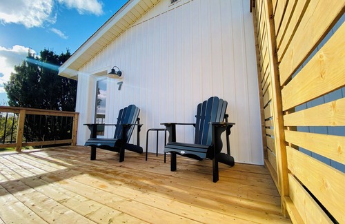 French River Cottage | Cottage #7 with coastal decor - 1 bedroom - pet friendly!