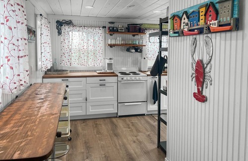 Dennis Port Cottage | Cottage at Chases Ocean Grove - short walk to beach