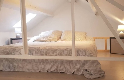 Saint-Martin-du-Puy Cottage | Cottage at Lac de Chaumeçon with private pond