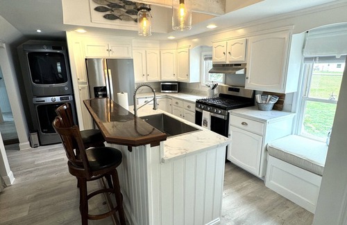 Chincoteague Cottage | COTTAGE BLUEFISH on Chincoteague Island! A cozy island getaway -NEW REMODEL