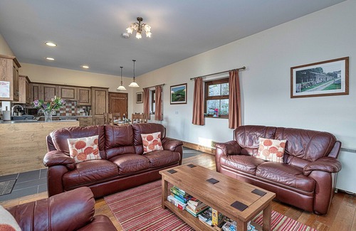 Glandyfi Cottage | Cottage by Cardigan Bay with Hot Tub