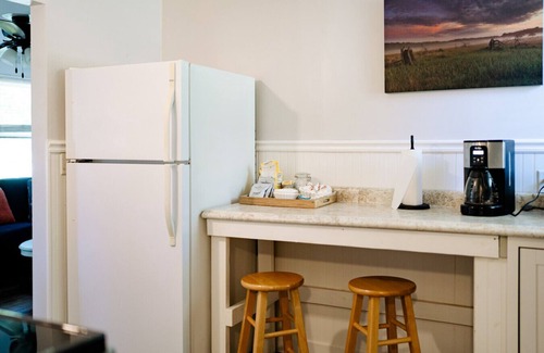 Lake Michigan Beach House | Cottage by Lake w FAST WiFi & No Checkout Chores!