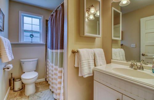 Wapato Point House | Cottage by the Lake