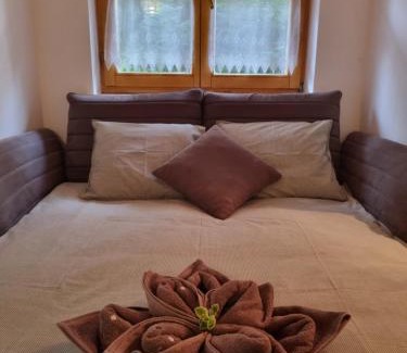 Smarje pri Jelsah Ski Chalet | Cottage by the pond Pavel
