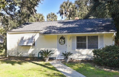 Isle of Palms House | "Cottage by the Sea"