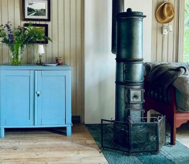 Hjaelteby House | Cottage By The Water In Sundsby Nature Reserve