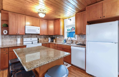 Birch Bay House | Cottage & Cabana between creek and Bay