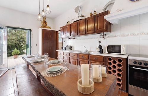 Palmela Cottage | Cottage 'Casa Castelão' with Shared Pool, Shared Terrace and Air Conditioning