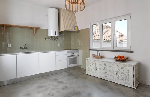 Cadaval Cottage | Cottage 'Casa Das Alfazemas' with Shared Pool, Private Terrace and Wi-Fi
