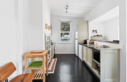 Ironbark House | Cottage Charm Summary