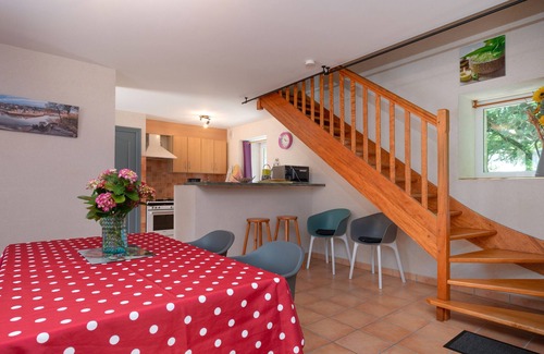 Crach Cottage | Cottage 'Chez Nous' with Private Terrace, Shared Garden and Wi-Fi
