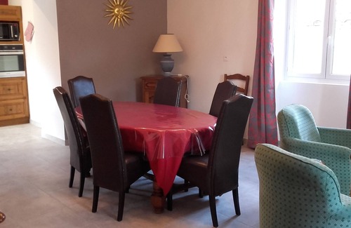 Villeneuve-sur-Vere House | cottage country house in white stone of the country Cordais