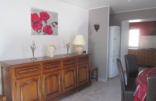 Villeneuve-sur-Vere House | cottage country house in white stone of the country Cordais