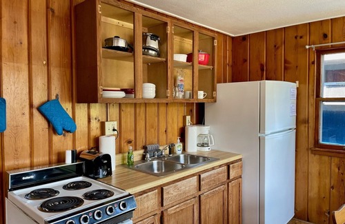 Oscoda Cottage | Cottage Cove · Lake Huron Beach Cottage No. 9