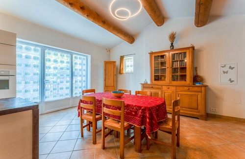 Laval-Saint-Roman House | Cottage 'De Vacances' with Shared Pool, Wi-Fi and Air Conditioning