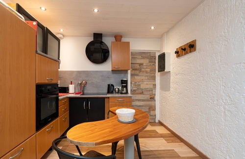 Meslan Cottage | Cottage "Domaine Moulin Blanc - Gîte Triskel" with Private Terraces, Shared Whirlpool & Wi-Fi