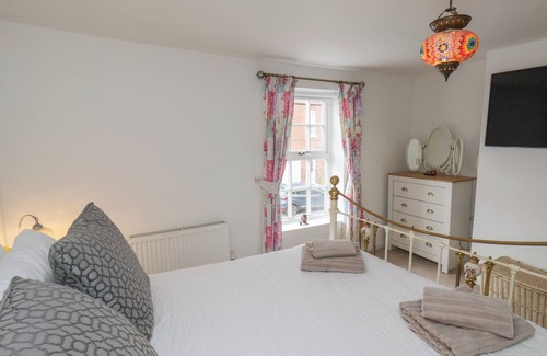Guisborough Cottage | COTTAGE EIGHTEEN01, pet friendly, with open fire in Guisborough
