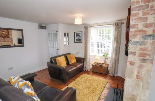 Guisborough Cottage | COTTAGE EIGHTEEN01, pet friendly, with open fire in Guisborough