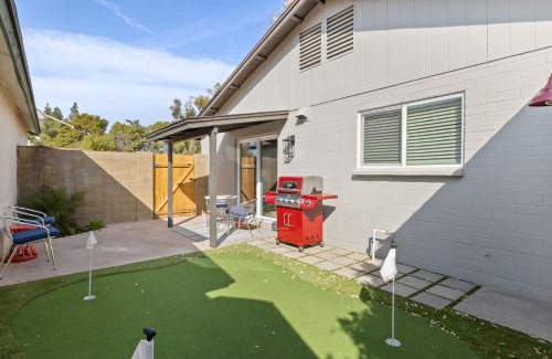 Stoneybrook House | Cottage Evergreen - Outdoor Grille Patio with Putt