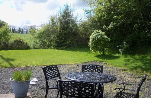 Lisnagunogue Cottage | Cottage-Family-Private Bathroom-Garden view-self-catering