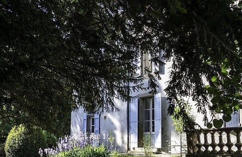 Villesiscle Cottage | Cottage for 6 people at Domaine de la Forçate with swimming pool in the park.