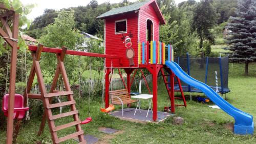 Zenica-Doboj Canton House | Cottage Forest Stream