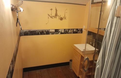 Conde-sur-Noireau Apartment | cottage
