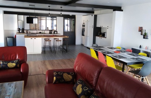 Villeneuve-la-Comtesse House | COTTAGE WITH HEATED POOL (3 STARS)