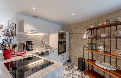 Jard-sur-Mer House | Cottage 'Gîte La Tourette' with Private Terrace, Private Garden and Wi-Fi