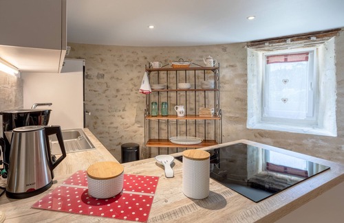 Jard-sur-Mer House | Cottage 'Gîte La Tourette' with Private Terrace, Private Garden and Wi-Fi
