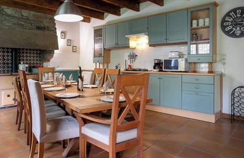 Plounerin House | Cottage 'Gîte Le Cornouaille - 8 Personnes' with Shared Pool, Shared Garden and Wi-Fi