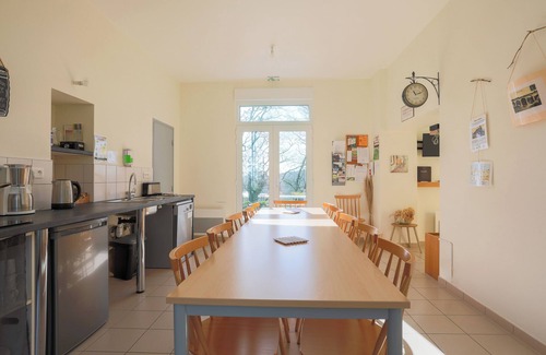 Saint-Gelven House | Cottage 'Gîte Ty Bris' with Shared Terrace, Shared Garden and Wi-Fi