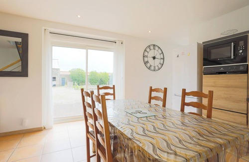 Andel House | Cottage 'Gite Ville Marie' with Private Terrace, Shared Garden and Wi-Fi